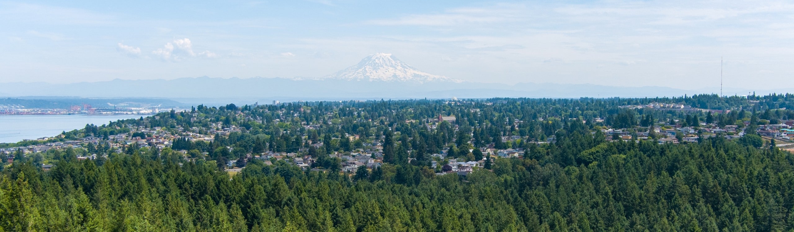 Aerial view of Mount Rainier and Tacoma in Washington State
